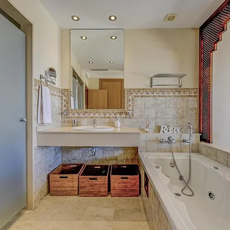 아파트 2 Beds With Sea View, Pool, Close To *