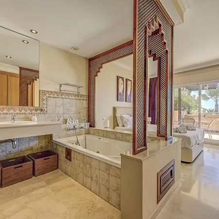2 Beds With Sea View, Pool, Close To 푸엔히롤라