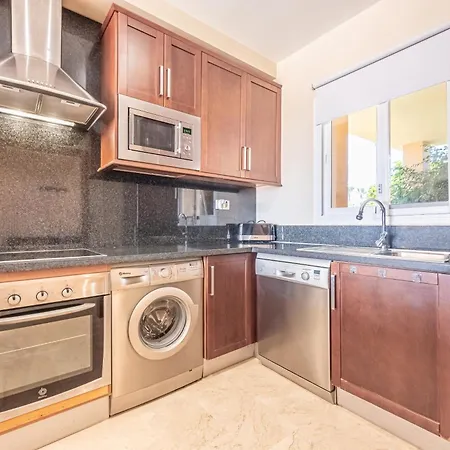 2 Beds With Sea View, Pool, Close To 아파트